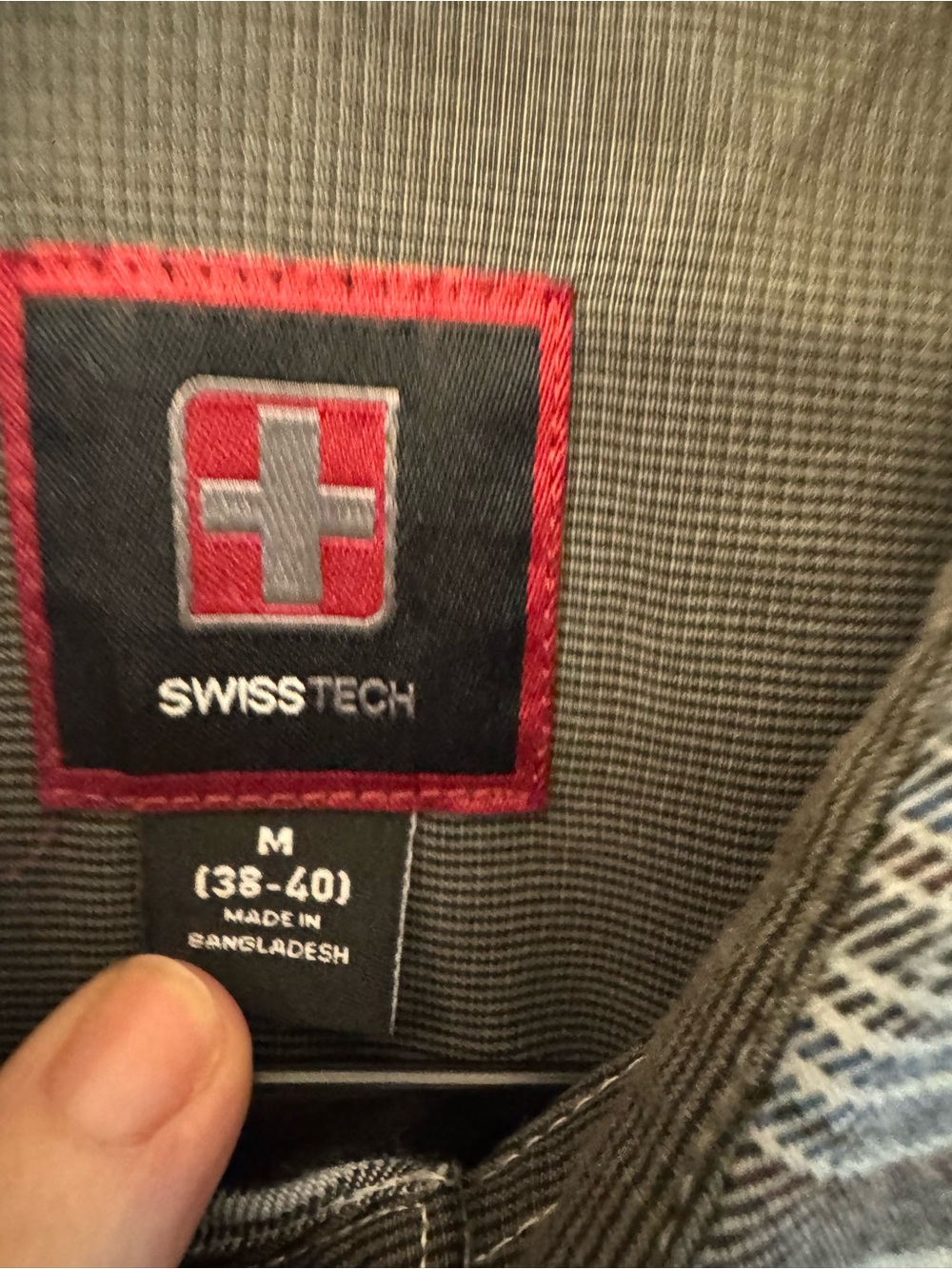 Swiss Tech Men’s Gray Striped Button Down Shirt Size Medium - Picture 3 of 5